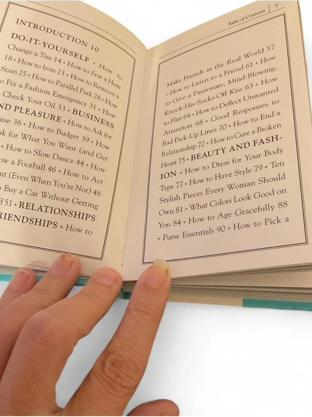 Mini Book -Stuff Ever Woman Should Know